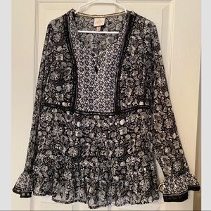 Beautiful long sleeve Knox Rose top